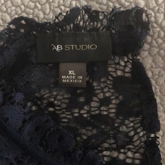 AB Studio - Sleeveless Lace Blouse - Picture 3 of 5